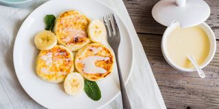 Сирнички з бананом (240/20г)