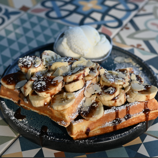 ვაფლი შოკოლადით და ბანანით