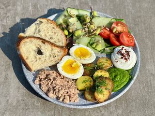 Сніданок з картоплею та тунцем (280g)