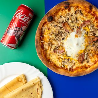 Cicciolina pizza 32cm + Palačinka sa eurokremom + Coca-Cola 2l