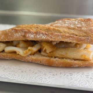 Bocadillo Calamar Rebozado