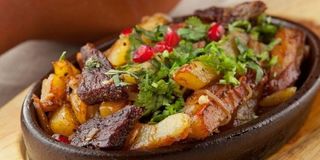 ოჯახური ღორის ხორცით