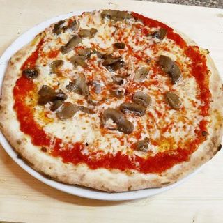 Menu pizza funghi