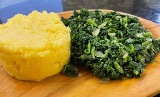 Spanac cu mămăliguță și usturoi 400 gr