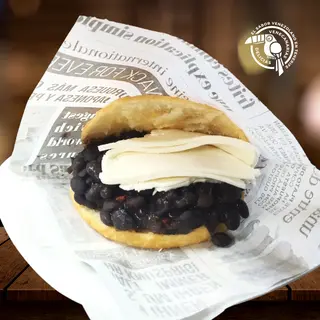 Arepa Dominó 