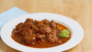 Gulasz wołowy w sosie 1szt