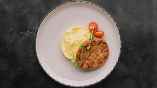 Біфштекс з індички та картопляне пюре (260 г)