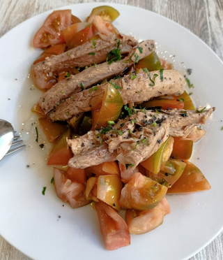 Ensalada De Bonito Marinado (Ración)