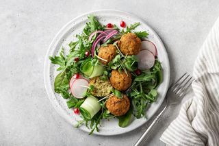 Salada Falafel