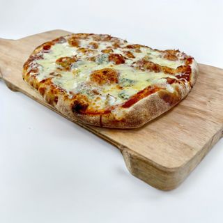 Пица Куатро Формаджи