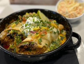 Burrito Relleno De Chilli Con Carne Casera