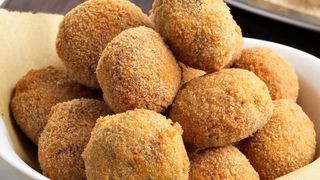 MONDEGHILI DI MAMMA ROSA FRITTI IN OLIO D'OLIVA ( di pane )