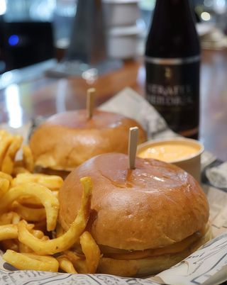 2  Hamburguesas Sliders Cheeseburcuer