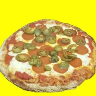 PIZZA 4  (30 cm) mozarella, peperoni y jalapeños
