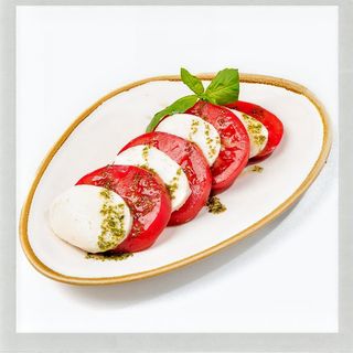 Салата Капрезе (330г)