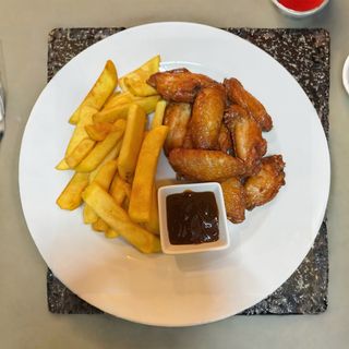 Alitas pollo marinadas fritas