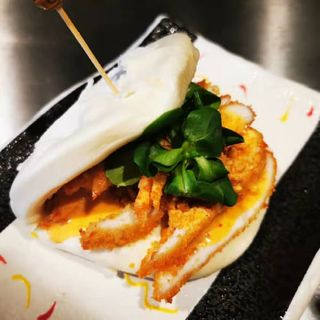 132. Bun Bao Pollo Crujiente