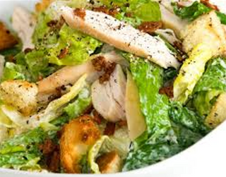 Зелена салата с гриловано пиле и царевица (450г)