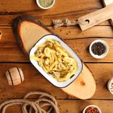 ფრი ჰალაპენიოთი და ყველის სოუსით