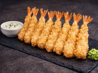 KREWETKI KRÓLEWSKIE W TEMPURZE (10 SZT.)