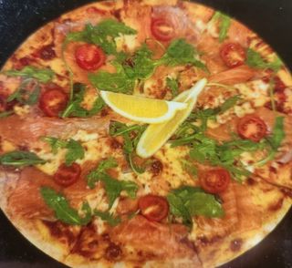 Pizza Salmone e cherry mica