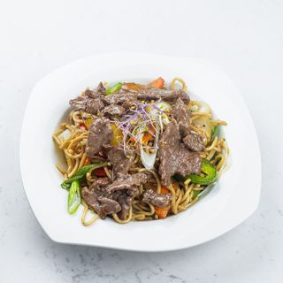 Pad Prik Thai Dum Pork with noodles