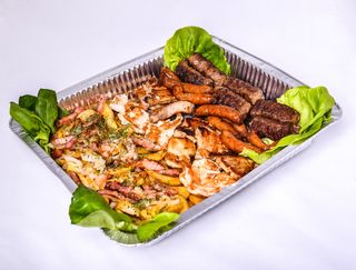 Platou taranesc mare (pentru 4 - 5 persoane) + Coca Cola Gratis