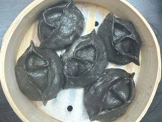 12. Ravioli con gamberi e seppia al vapore 5 pezzi