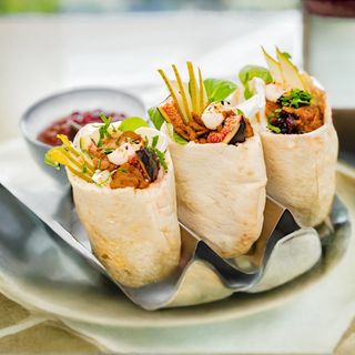 2  Pita Kebab + 1 Patata + 2 Refresco (33 Cl.)