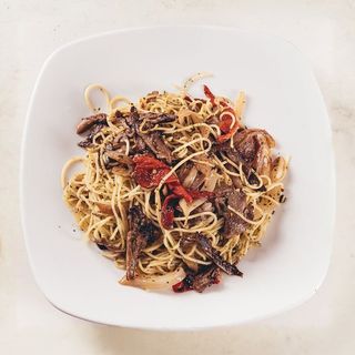 Spaghetti Al Funghi Pimiento