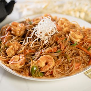 Fideos de Arroz Fritos con Gambas