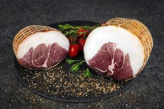 Culatello Mangalitza (la bucata, greutatea in medie intre 300 si 650g)