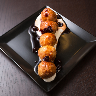 Papanasi cu dulceata de capsune