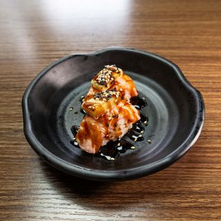 Nigiri Salmón con Queso Flame (4 Uds.)