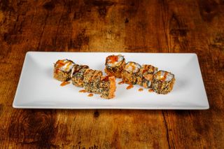 Maki Salmón Tempurizado (8 Uds.)