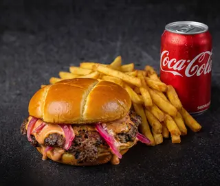 Oklahoma Smash Burger Double + pomfrit + coca cola