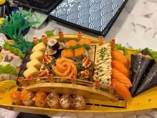 Mix sushi