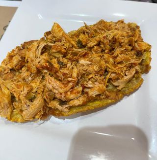 Patacón de pollo
