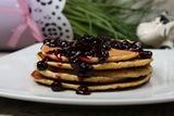 Панкейкс със сладко боровинки