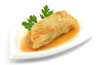 Gołąbki Tradycyjne z sosem pomidorowym (z ryżem i mięsem)