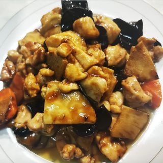 Pollo Con Bambú Y Setas Chinas