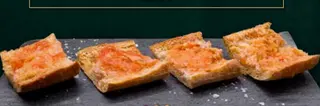 Tapa De Pan Con Tomate