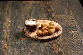 Kulki z serem cheddar i papryczką jalapeno 6szt