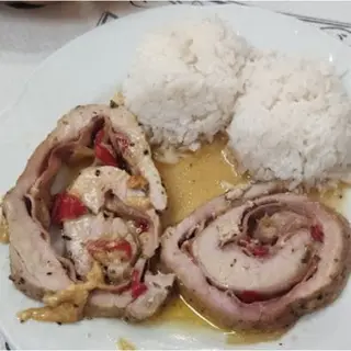 Plato de cordon bleu de pollo