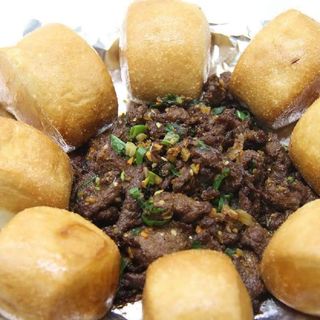 Roast Beef With Chinese Bread