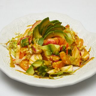 #18 Ensalada de frutas de la temporada con salsa de miel y mostaza