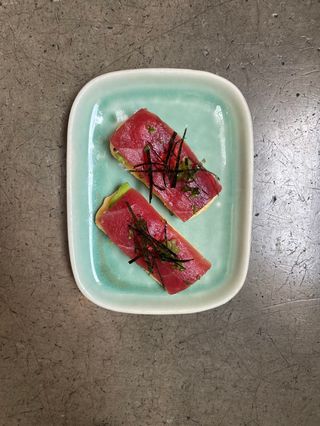 Nigiri crujiente de atún rojo (2ud)