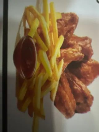 Menú Alitas De Pollo + Patatas +refrsco