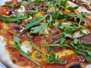 Pizza De Cabra (Mediana)