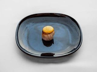 Gunkan ricciola flambè